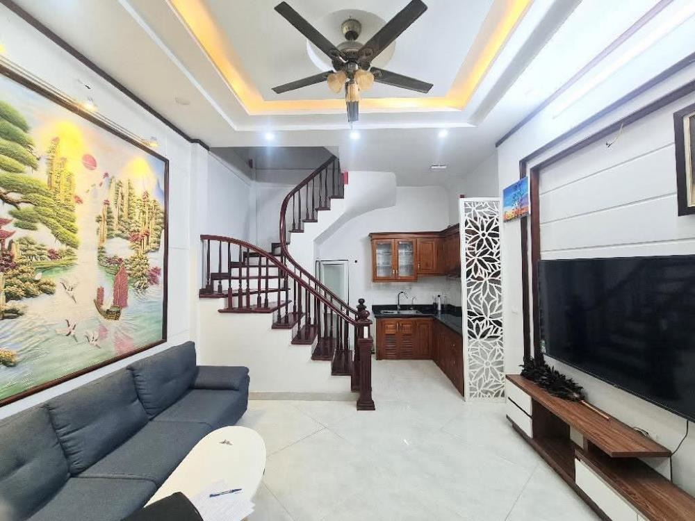Bán Nhà 5 Tầng, Giá 15 Tỷ - Văn Cao, Ba Đình, Hà Nội - Diện Tích 45m2, Thiết Kế Hiện Đại