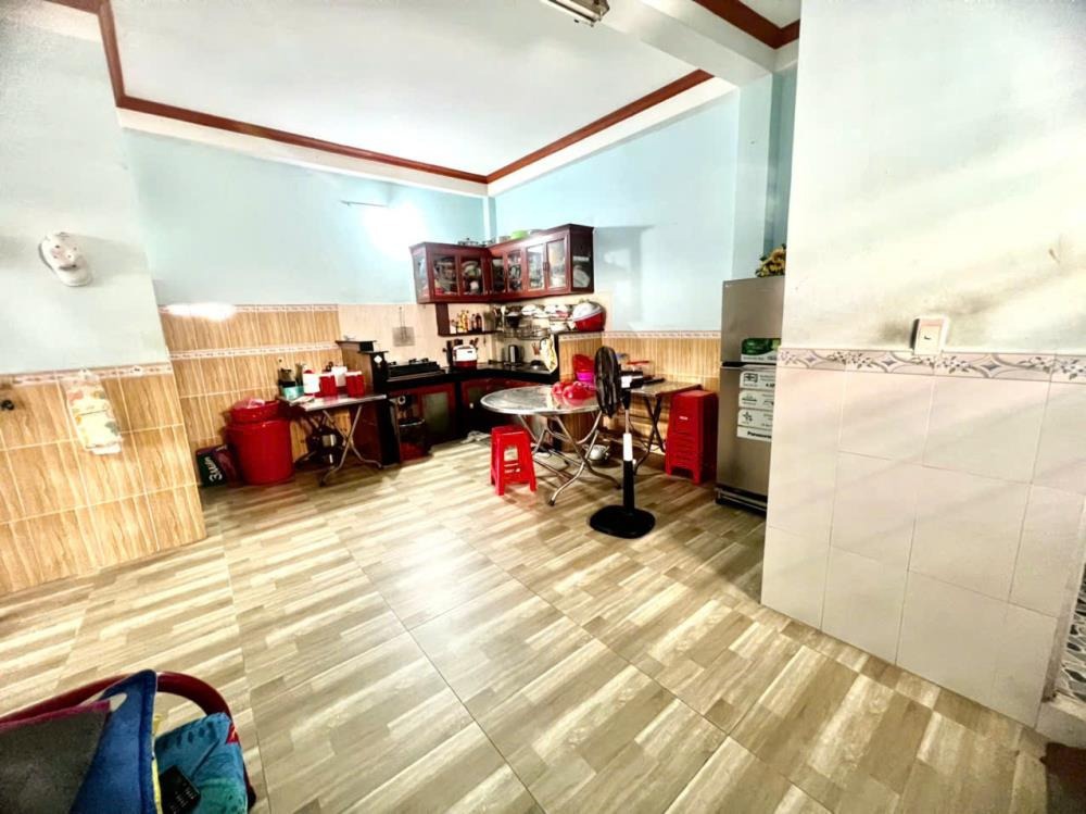 Bán nhà góc 2 mặt tiền Quận 12 - 82m2, giá 5.75 tỷ TL