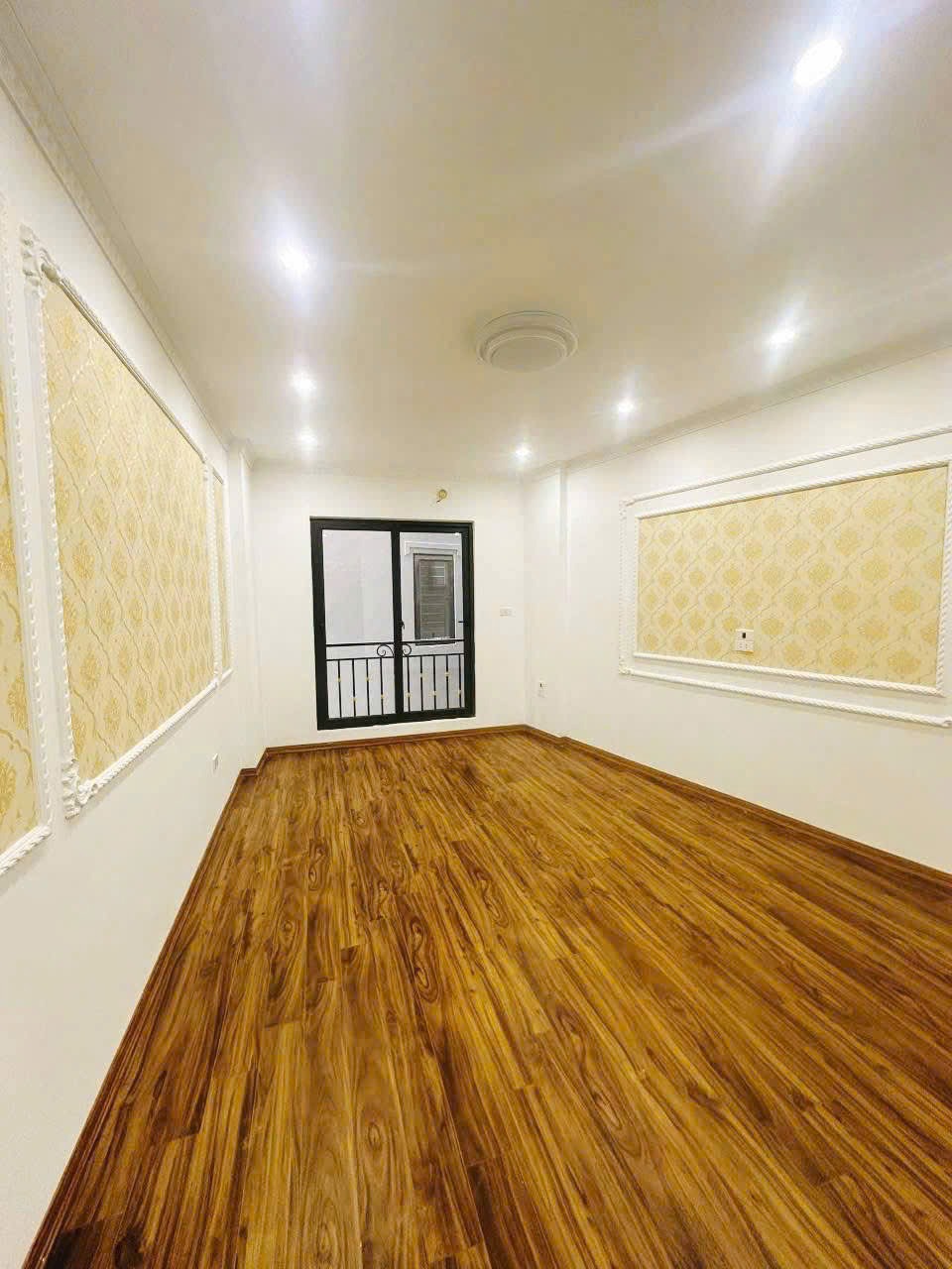 Nhà Góc 5 Tầng, Kinh Doanh Đỉnh Cao, Ô Tô Vào Cửa - Giá Chỉ 7.35 Tỷ