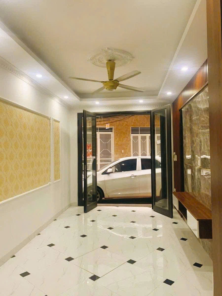 Nhà Góc 5 Tầng, Kinh Doanh Đỉnh Cao, Ô Tô Vào Cửa - Giá Chỉ 7.35 Tỷ