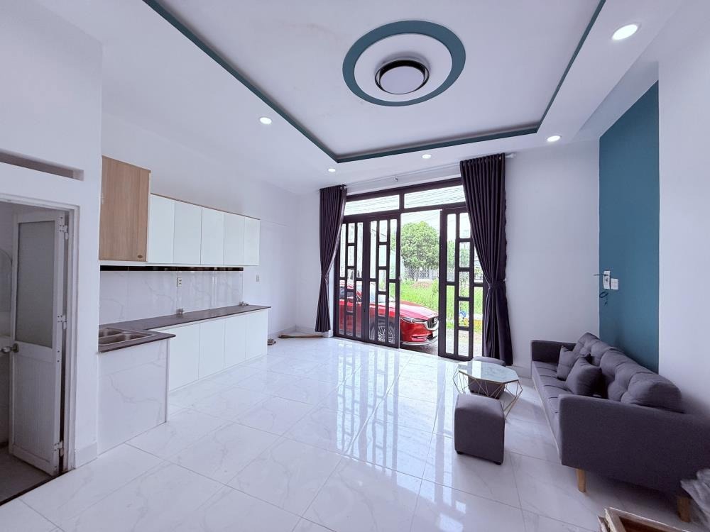 Nhà đẹp Hóc Môn: Giá 735tr, Gần Chợ & KCN
