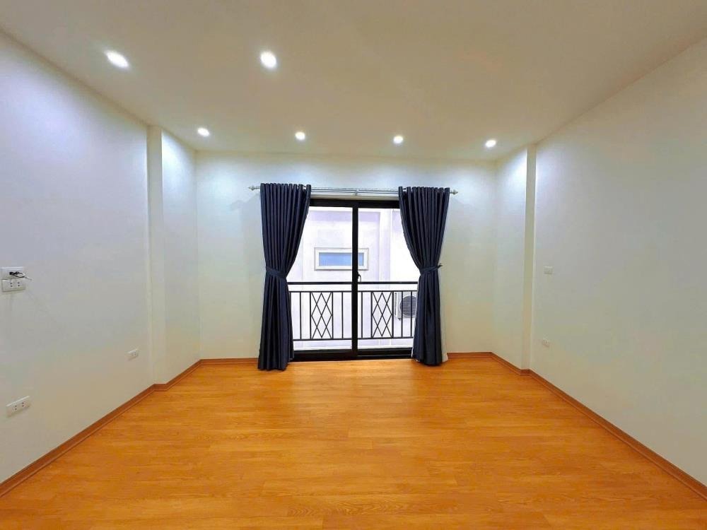 Bán Nhà Yên Hòa 6 Tầng Thang Máy, 30m2, Mặt Tiền 4.5m, Giá 8.9 Tỷ