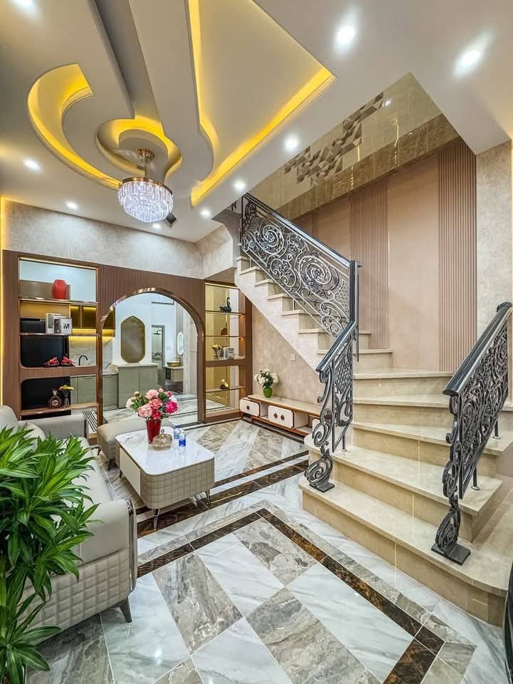 Bán nhà phố Phùng Chí Kiên, Nghĩa Đô - Vị trí đắc địa, tiềm năng kinh doanh