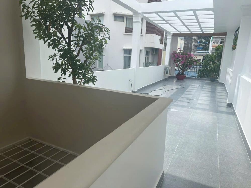 Nhà phố trung tâm Quận 1, nở hậu 6.8m - Giá 25 tỷ