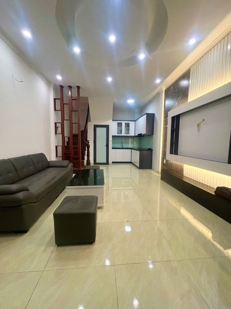 Bán Nhà Phố Đại La - 40m2, 5 Tầng, Mặt Tiền 4.2m, Giá 6.55 Tỷ