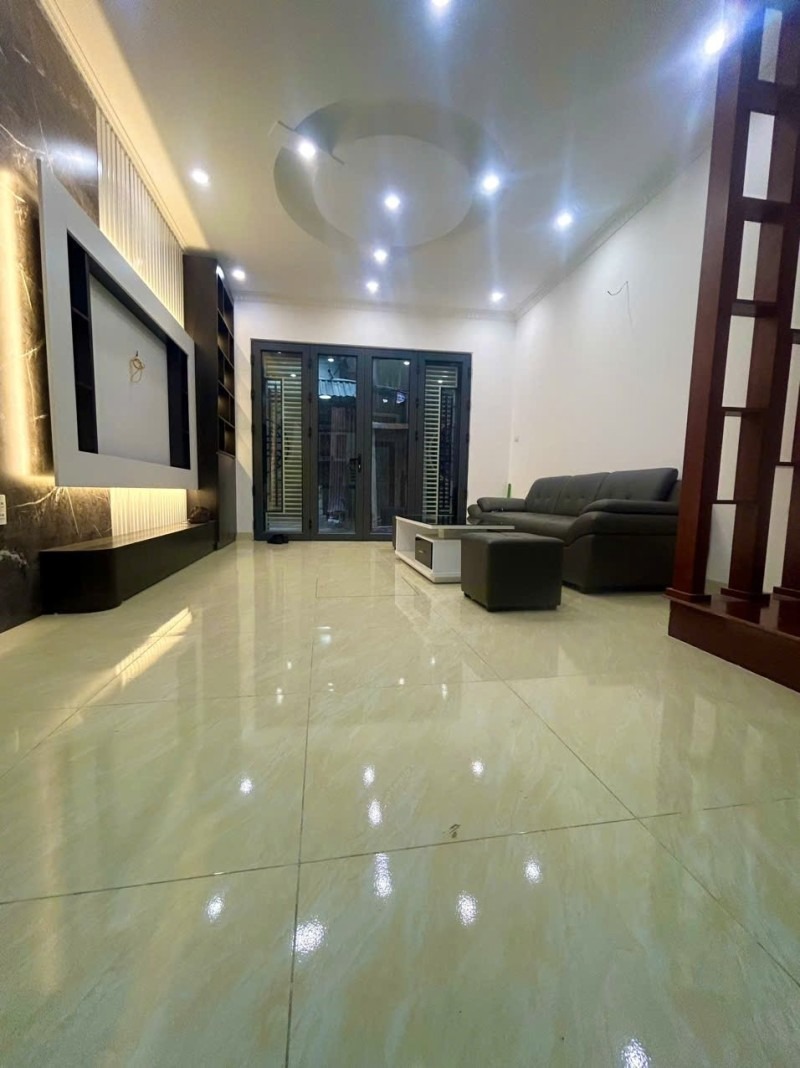 Bán Nhà Phố Đại La - 40m2, 5 Tầng, Mặt Tiền 4.2m, Giá 6.55 Tỷ