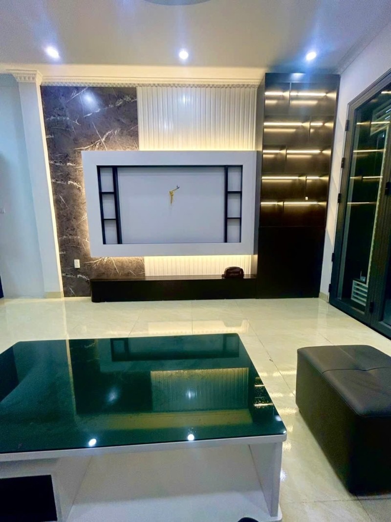 Bán Nhà Phố Đại La - 40m2, 5 Tầng, Mặt Tiền 4.2m, Giá 6.55 Tỷ
