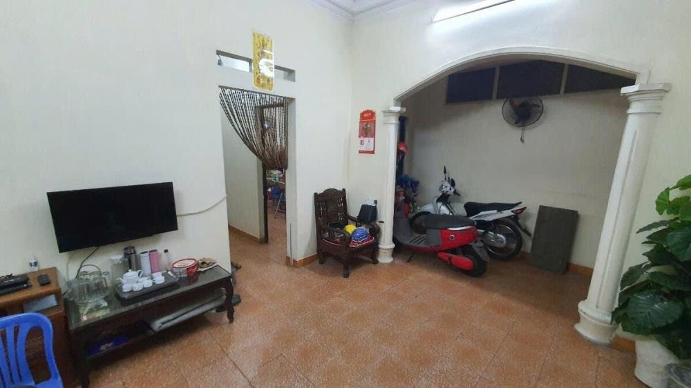 Nhà phố Hoàng Hoa Thám 68m² - Mặt tiền đẹp - Sổ đỏ riêng - 20m ra ô tô