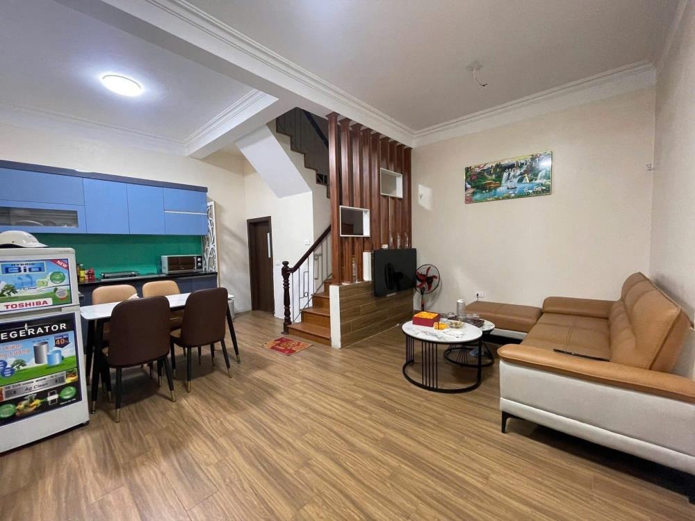 Ô tô đỗ cửa, 6.95 tỷ - Nhà Định Công 4 Tầng, Thiết Kế Hiện Đại