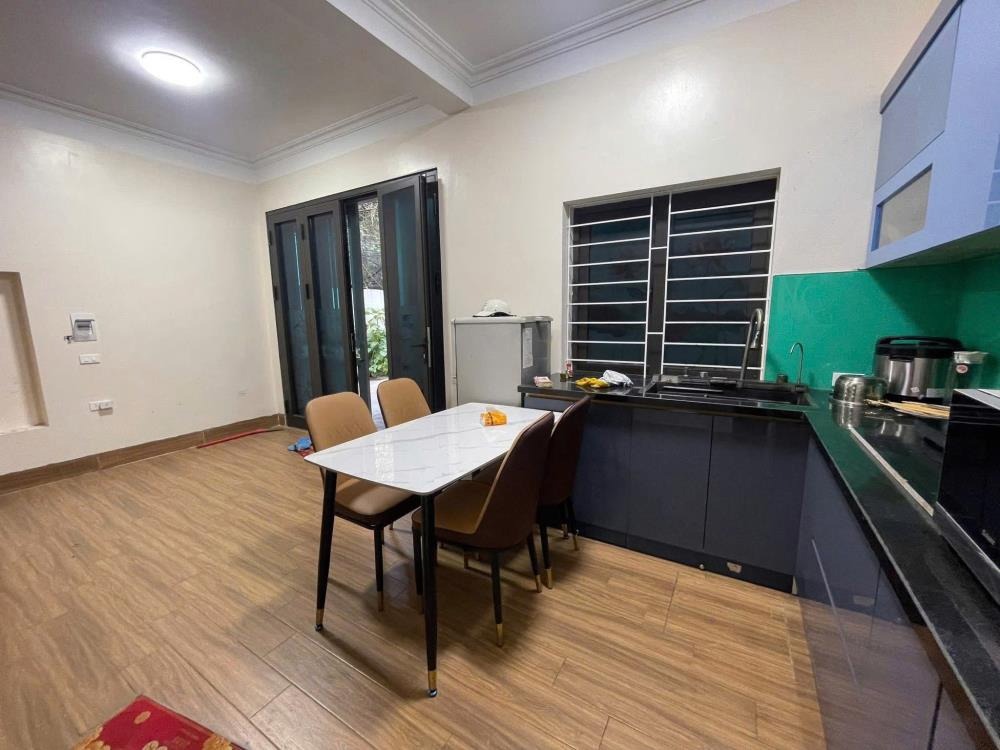 Ô tô đỗ cửa, 6.95 tỷ - Nhà Định Công 4 Tầng, Thiết Kế Hiện Đại