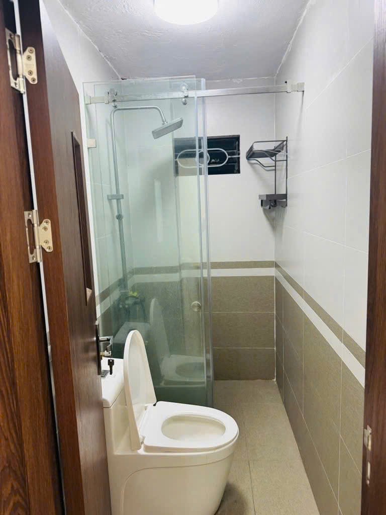 Ô tô đỗ cửa, 6.95 tỷ - Nhà Định Công 4 Tầng, Thiết Kế Hiện Đại