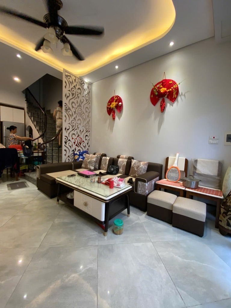 Nhà Xây Mới Phong Cách Hiện Đại - Ngõ Thông Ô Tô Đỗ Tại Ngọc Thụy
