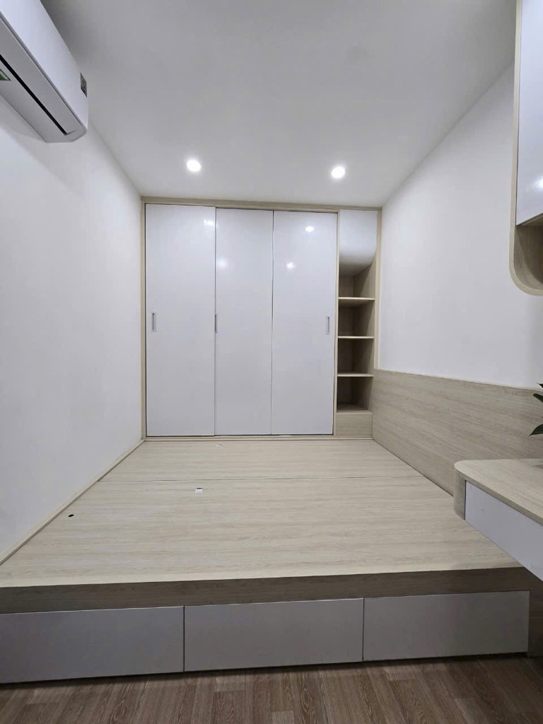 Căn Hộ Tầng 1 Nguyễn Chí Thanh - Ô Tô Đỗ Cửa, Giá Tốt