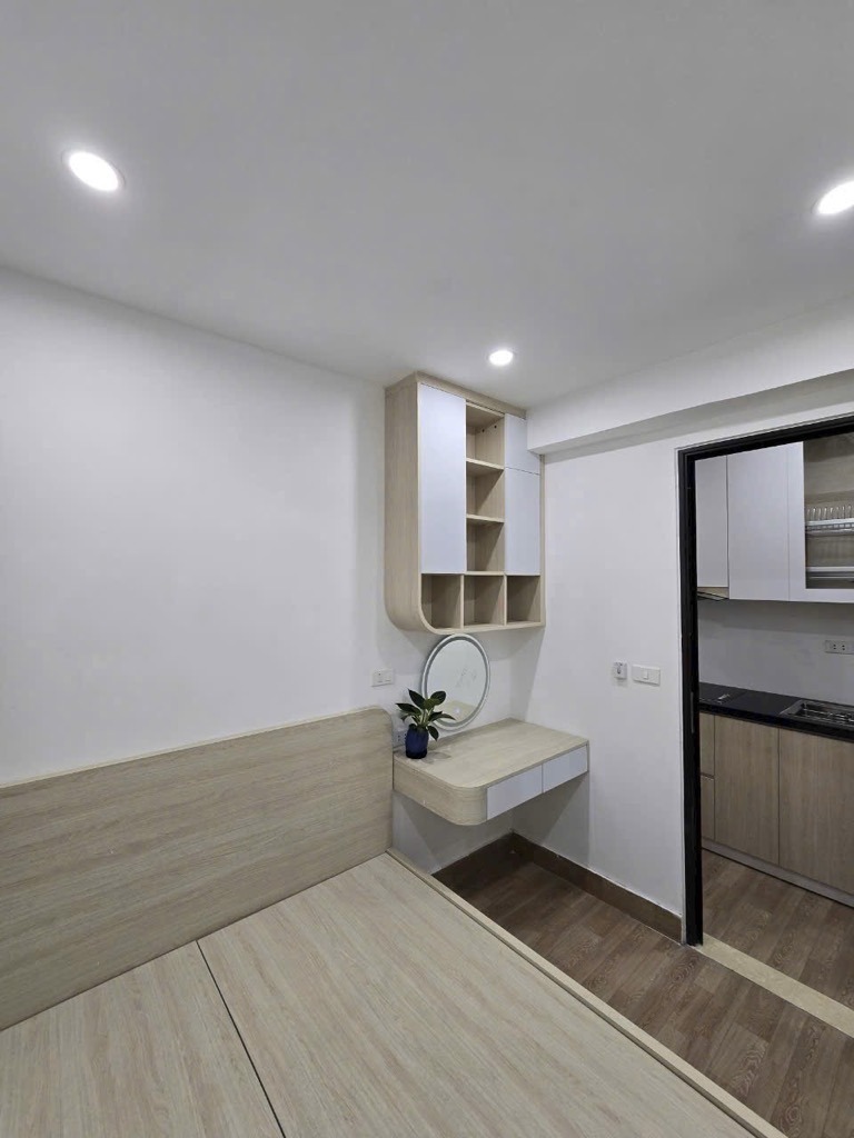 Căn Hộ Tầng 1 Nguyễn Chí Thanh - Ô Tô Đỗ Cửa, Giá Tốt