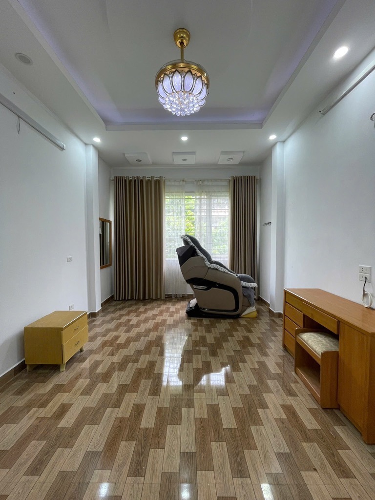 Bán Nhà Tây Trà Hoàng Mai 45m x 5T - Vị Trí Đắc Địa, Giá 8.5 Tỷ