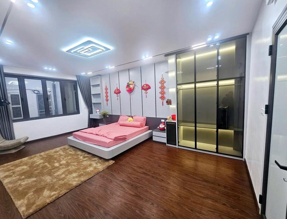 🏠 Bán nhà 5 tầng Cầu Giấy - Nghĩa Đô - 40m² - MT 4m - 30m ô tô tránh - Giá 7.4 tỷ