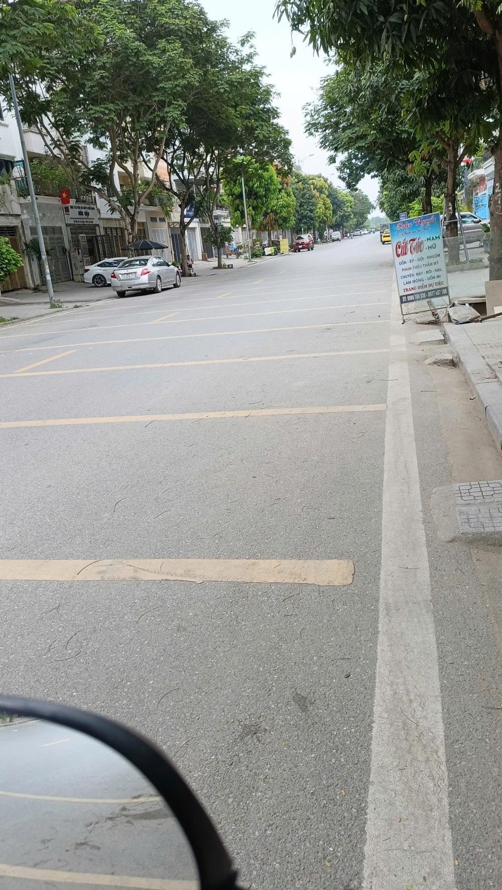 Bán Liền Kề Mặt Tiền Kinh Doanh Văn Phú 95m2, Giá 23 Tỷ - Vị Trí Đắc Địa