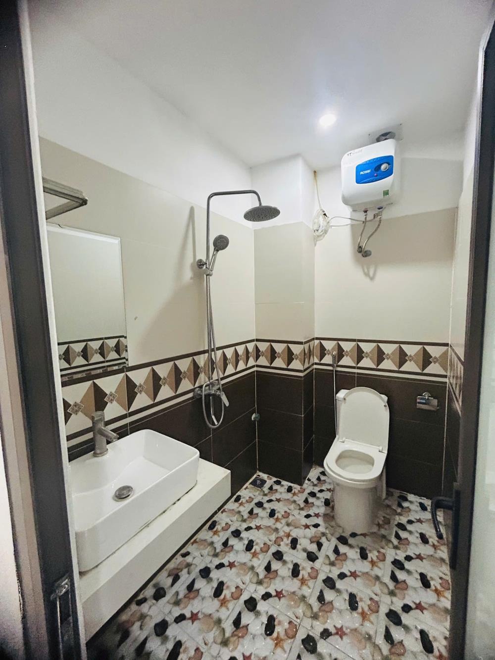 Cho Thuê Nhà 5 Tầng Kim Chung, Hoài Đức - Full Nội Thất, Giá 10 Triệu/Tháng