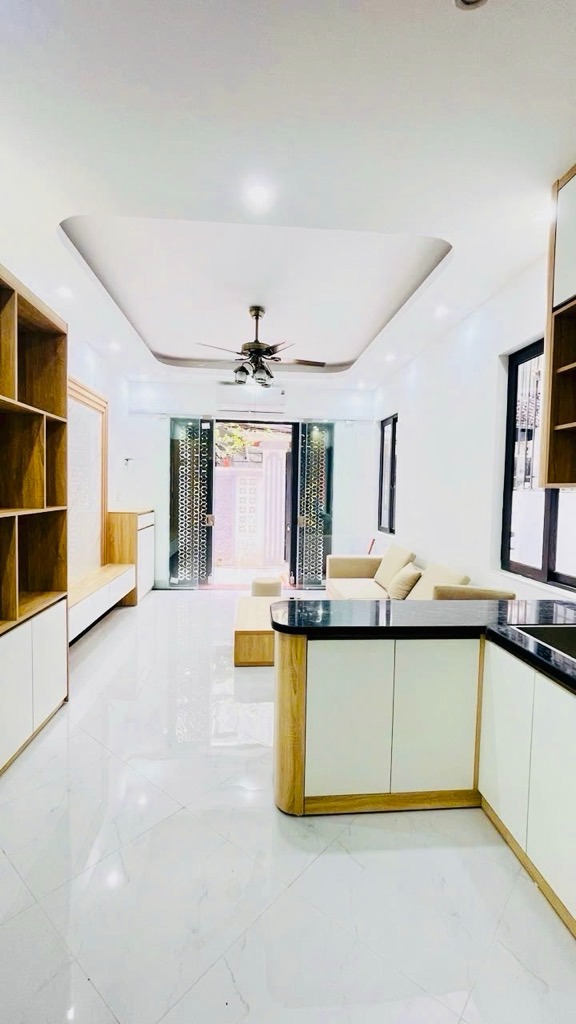 Bán Nhà Lô Góc Hoàng Mai, 6 Tầng, Thang Máy, Giá 7.9 Tỷ
