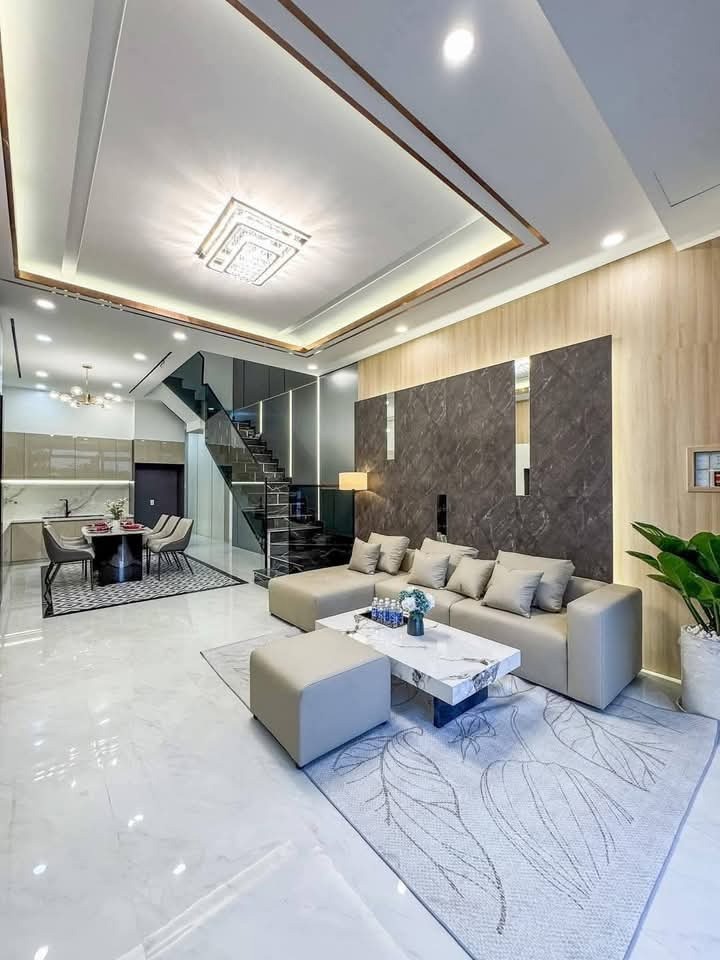 Nhà Mặt Phố Yên Hòa, Cầu Giấy - 18 Tỷ - Vị Trí Đắc Địa, Tiện Ích Vượt Trội