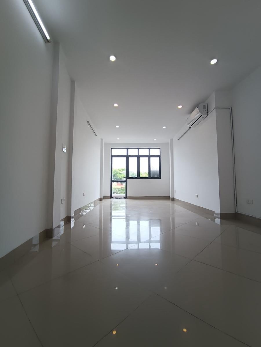 Nhà Mặt Phố Kim Mã - Vị Trí Đắc Địa - Giá Tốt Nhất