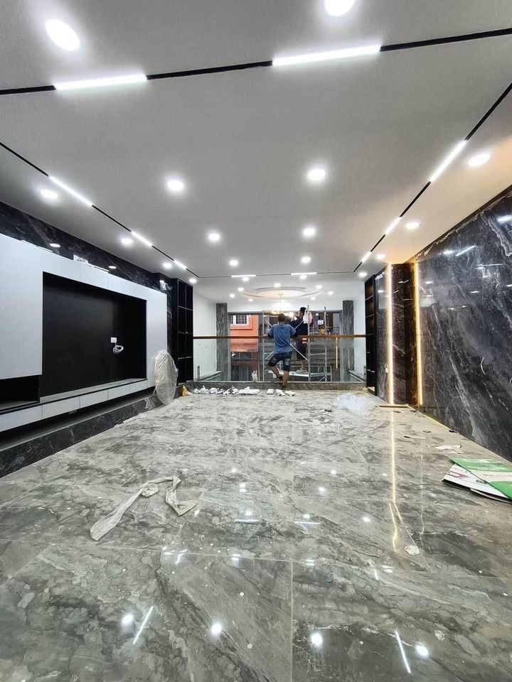 Bán nhà 7 tầng thang máy Hoài Đức, 52m2, gần chợ Lai Xá, kinh doanh đỉnh cao