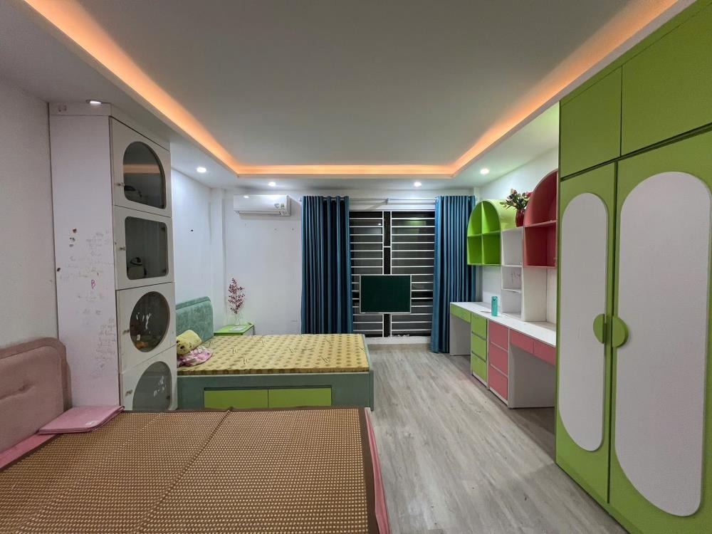 Nhà đẹp Linh Đàm - 30m2, 5 tầng, 5.5 tỷ - Ngõ rộng, ô tô vào tận nhà