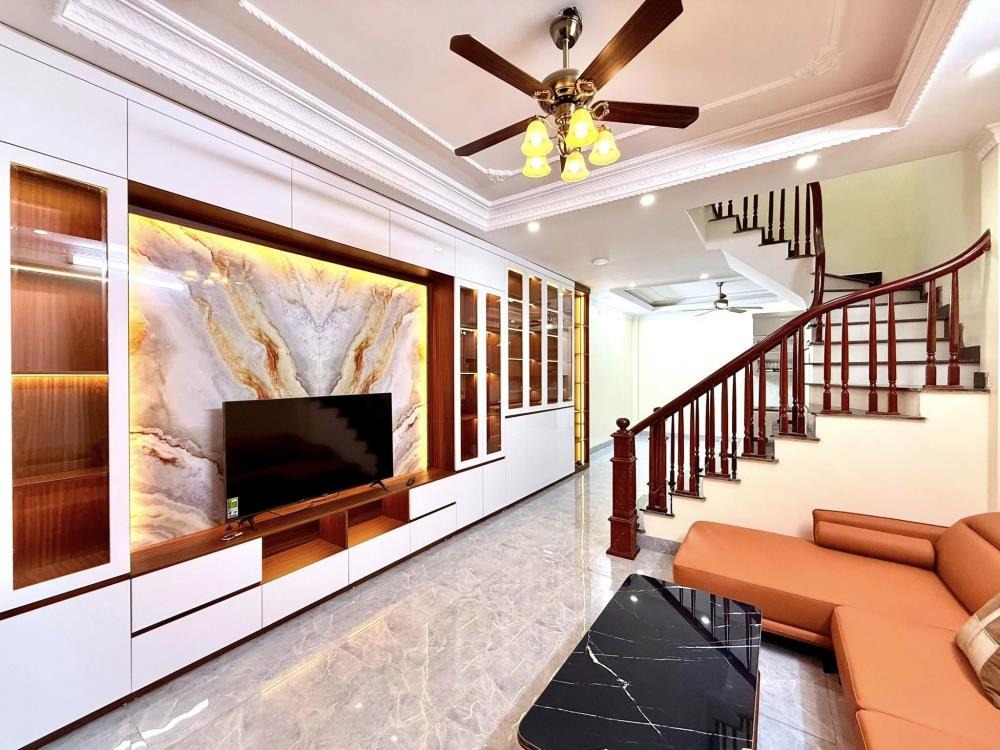 Cần Bán Nhà Đẹp Quận Hai Bà Trưng - 56m², 6 Phòng Ngủ, 11.2 Tỷ