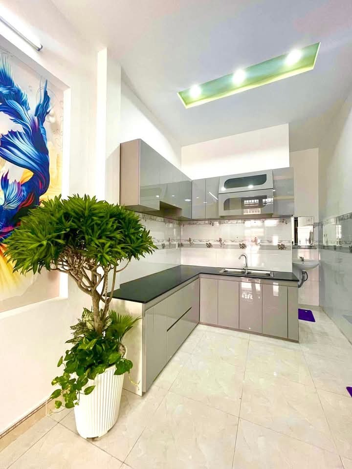 Bán Nhà Đẹp Hoàng Quốc Việt, Nghĩa Đô - 11 Tỷ, 60m², 5 Tầng, Full Tiện Ích