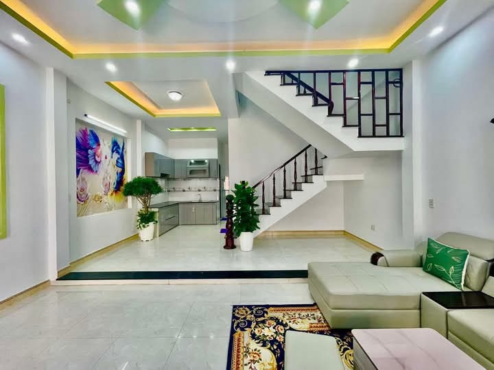 Bán Nhà Đẹp Hoàng Quốc Việt, Nghĩa Đô - 11 Tỷ, 60m², 5 Tầng, Full Tiện Ích