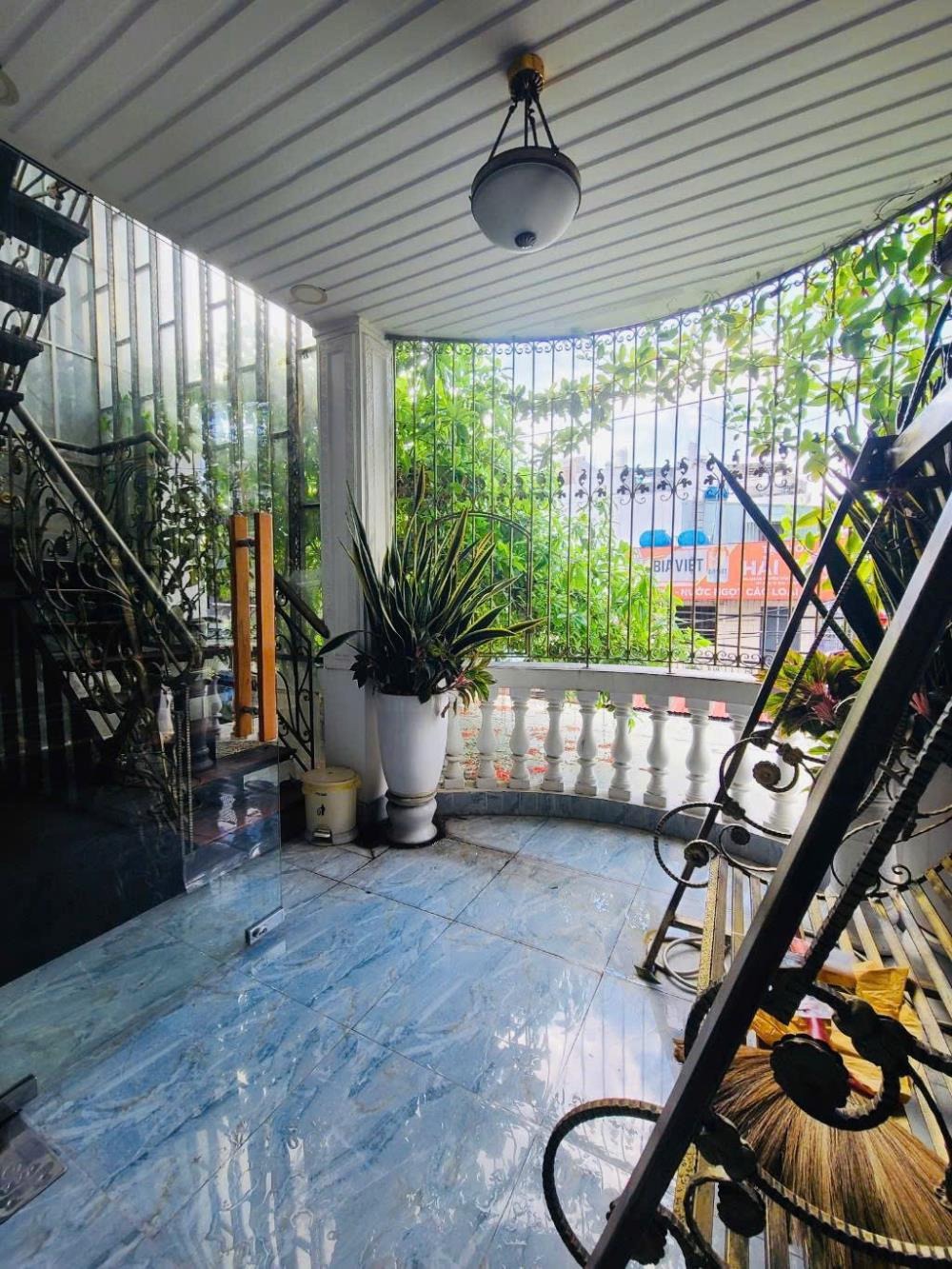 Biệt Thự 3 Tầng 120m2 Lô Góc Nguyễn Văn Khối - Giá 18 Tỷ