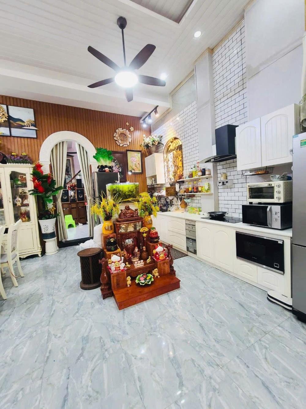 Biệt Thự 3 Tầng 120m2 Lô Góc Nguyễn Văn Khối - Giá 18 Tỷ