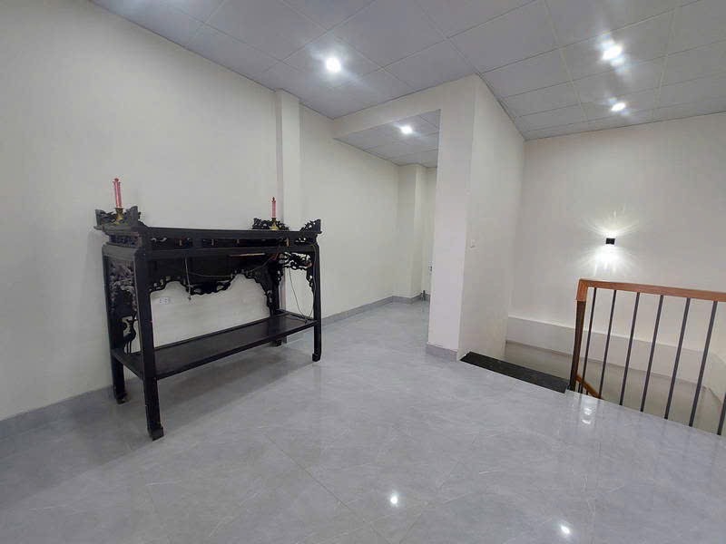 Bán nhà Mỹ Đình 36m2, 6 tầng, Full Nội thất, Oto 5 Chỗ