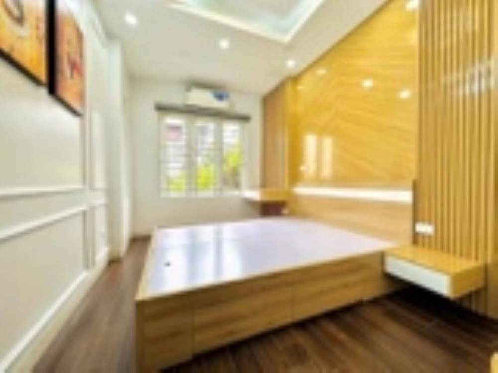 Bán Nhà Cuối Trịnh Văn Bô 37m², 4 Tầng, Oto Đỗ Cửa - Giá 5 Tỷ