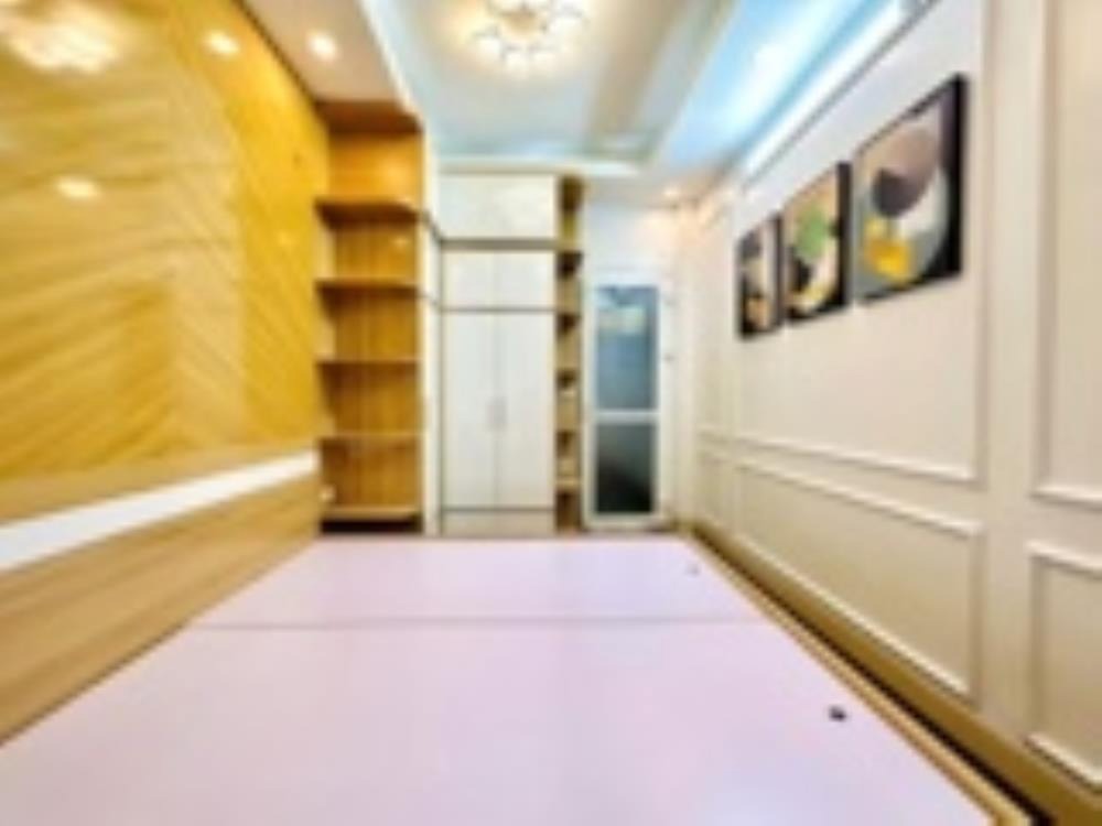 Bán Nhà Cuối Trịnh Văn Bô 37m², 4 Tầng, Oto Đỗ Cửa - Giá 5 Tỷ