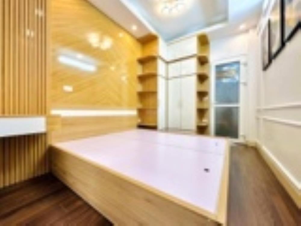 Bán Nhà Cuối Trịnh Văn Bô 37m², 4 Tầng, Oto Đỗ Cửa - Giá 5 Tỷ