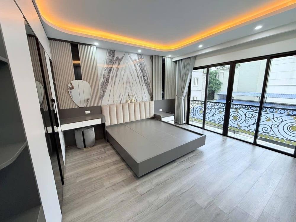 🔥Bán Gấp Nhà 5 Tầng - Giá Chỉ 5.2 Tỷ - Yên Nghĩa - Ô Tô Đỗ Cửa🔥