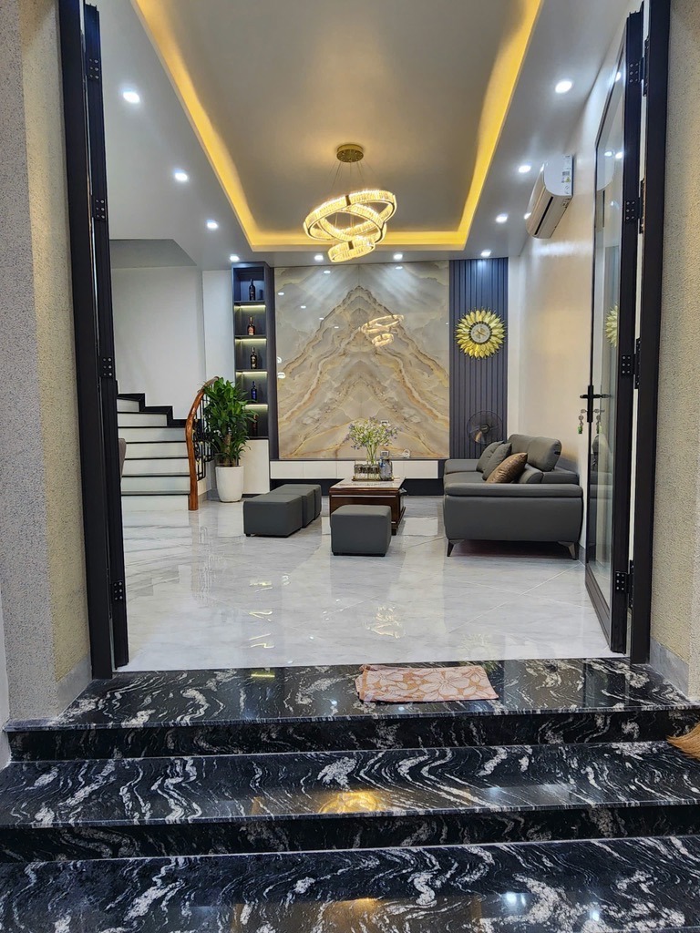Bán nhà Quận Hai Bà Trưng: 56m2, 5 Tầng, 9.85 Tỷ - Full Nội Thất