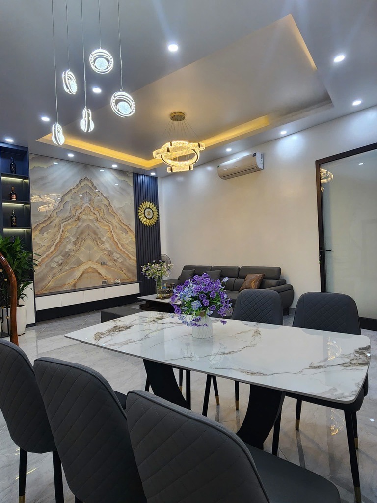 Bán nhà Quận Hai Bà Trưng: 56m2, 5 Tầng, 9.85 Tỷ - Full Nội Thất