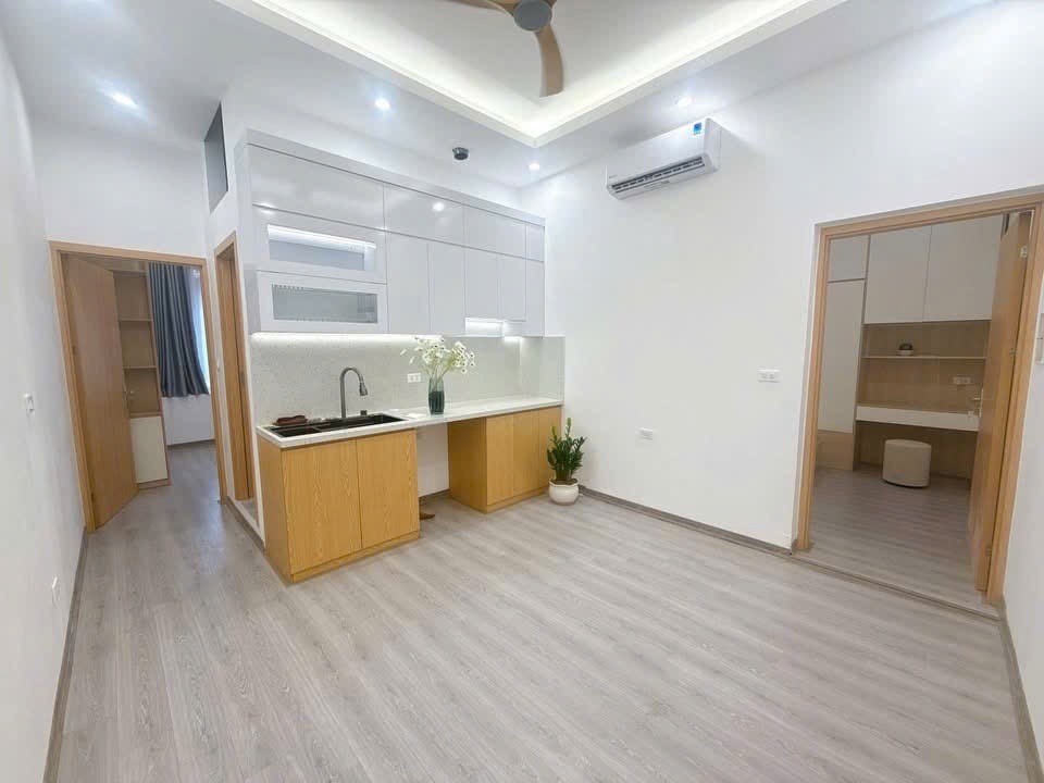 Bán Căn Hộ 70m2, Full Nội Thất, Lô Góc, Phố Vũ Ngọc Phan, Đống Đa - Giá 3.79 tỷ