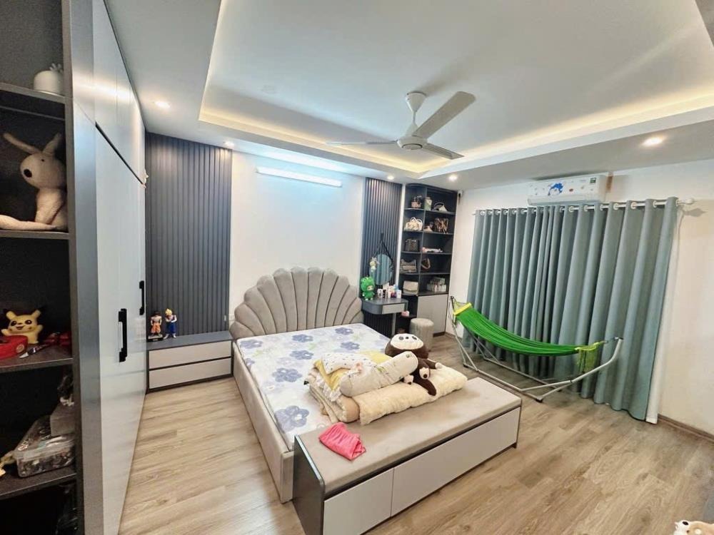 Nhà Gần Hồ Tây Full Nội Thất - Giá Tốt, Vị Trí Đẹp Lạc Long Quân