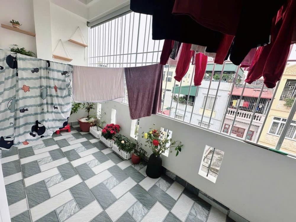 Nhà Gần Hồ Tây Full Nội Thất - Giá Tốt, Vị Trí Đẹp Lạc Long Quân