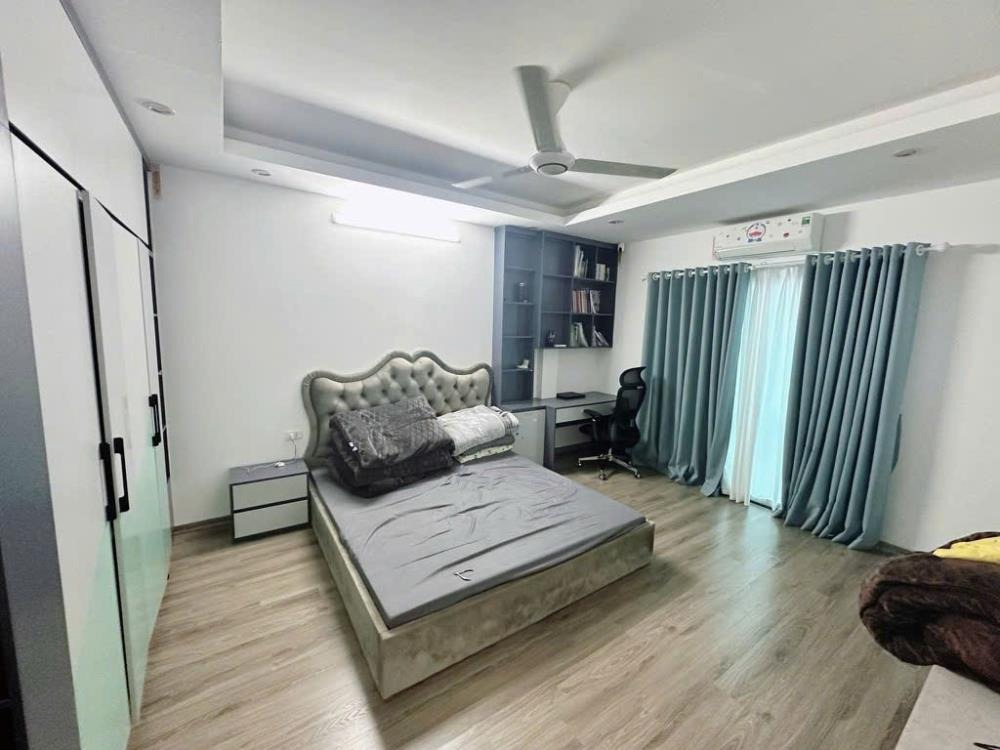 Nhà Gần Hồ Tây Full Nội Thất - Giá Tốt, Vị Trí Đẹp Lạc Long Quân