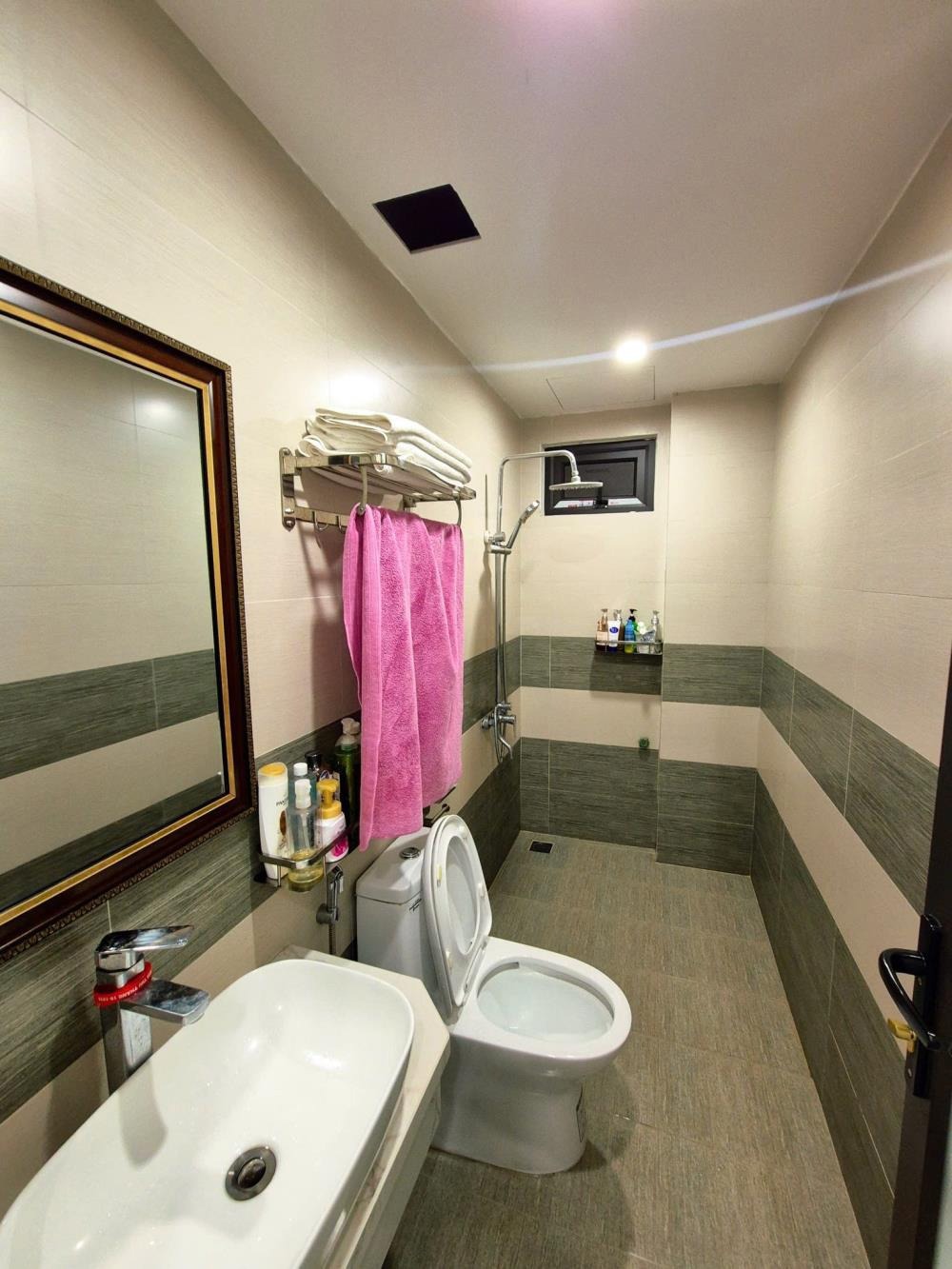 🔥 Nhà đẹp Lạc Long Quân 9.8 tỷ - Thiết kế hiện đại, pháp lý chuẩn