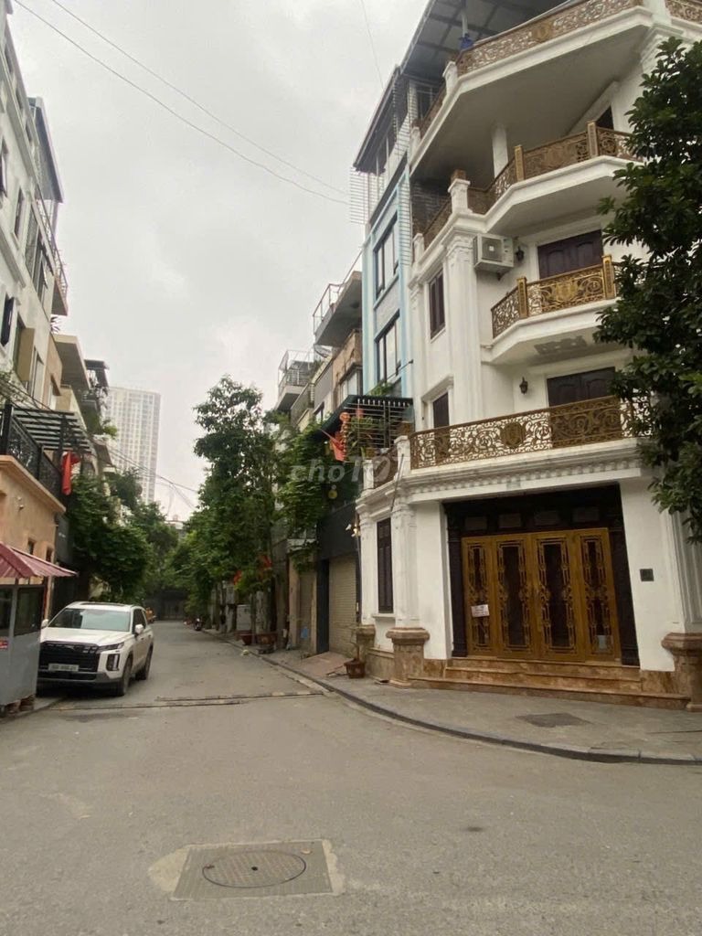 Cho Thuê Nhà Liền Kề KĐT Văn Phú, Hà Đông - 90m2, 4PN, Full Nội Thất