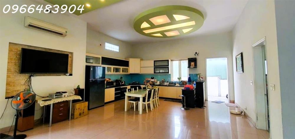 Cho Thuê Biệt Thự 1200m2, 3 Phòng Ngủ, Đường Tam Bình, Thủ Đức - Giá 60 Triệu/Tháng
