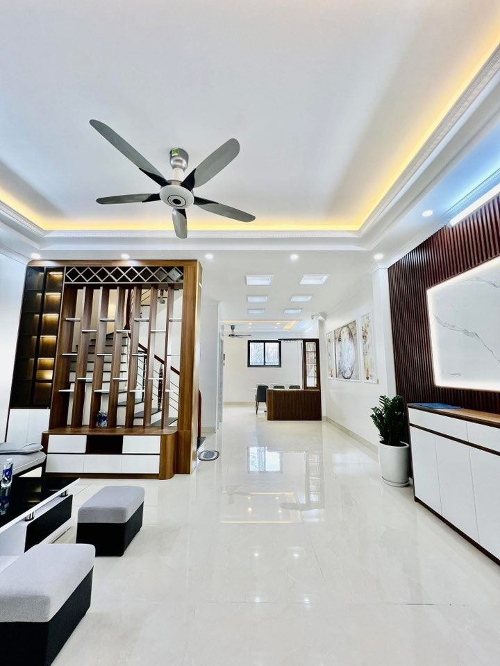 Bán nhà Tam Trinh - Ô tô vào cửa - 68m2 - 2 mặt thoáng