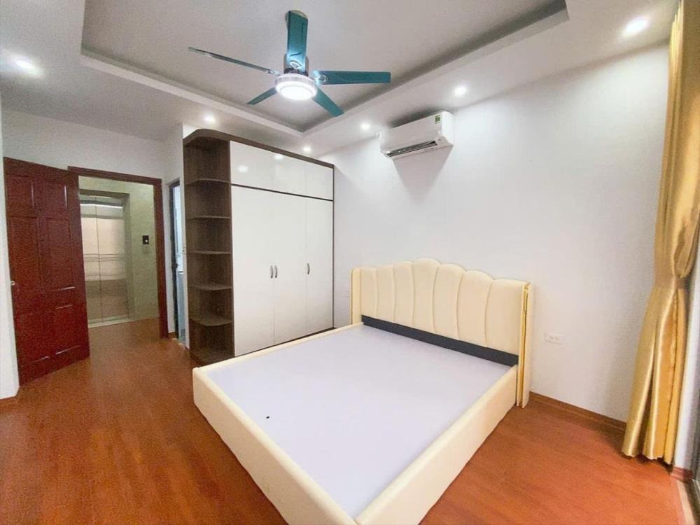 Bán nhà Văn Phú, Hà Đông - 8.x tỷ - Ô tô đỗ cửa, 5 tầng thang máy
