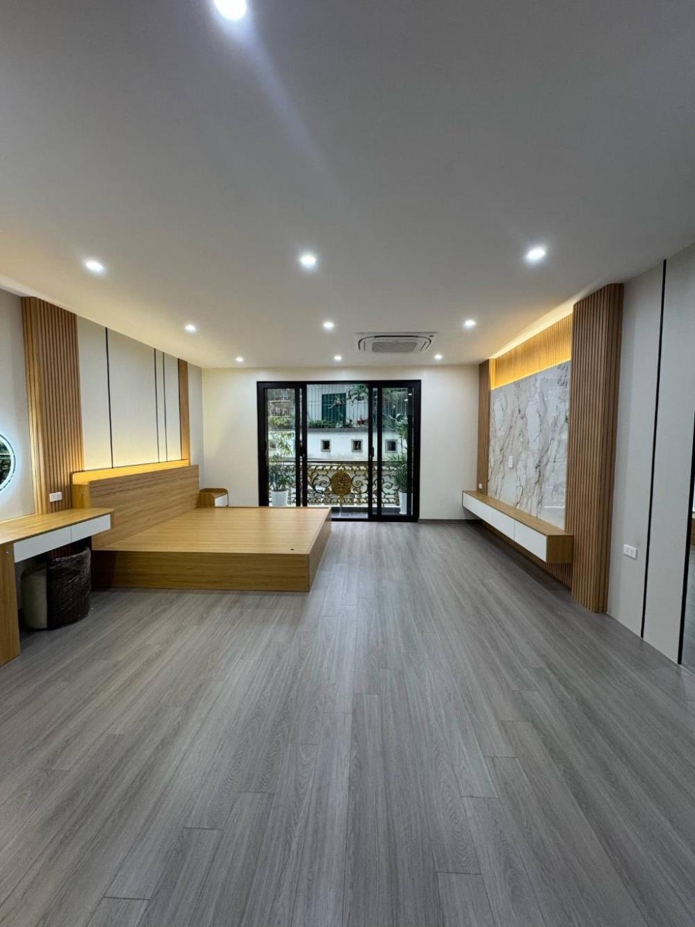 Đền Lừ - Phân Lô - Xây Mới - Thang Máy - Gara Ô Tô - Vị trí VIP