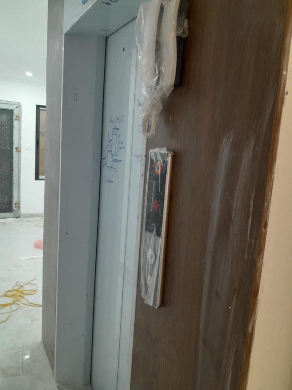 Bán nhà phố Văn Cao - 5 tầng thang máy - Vị trí đẹp, giá tốt